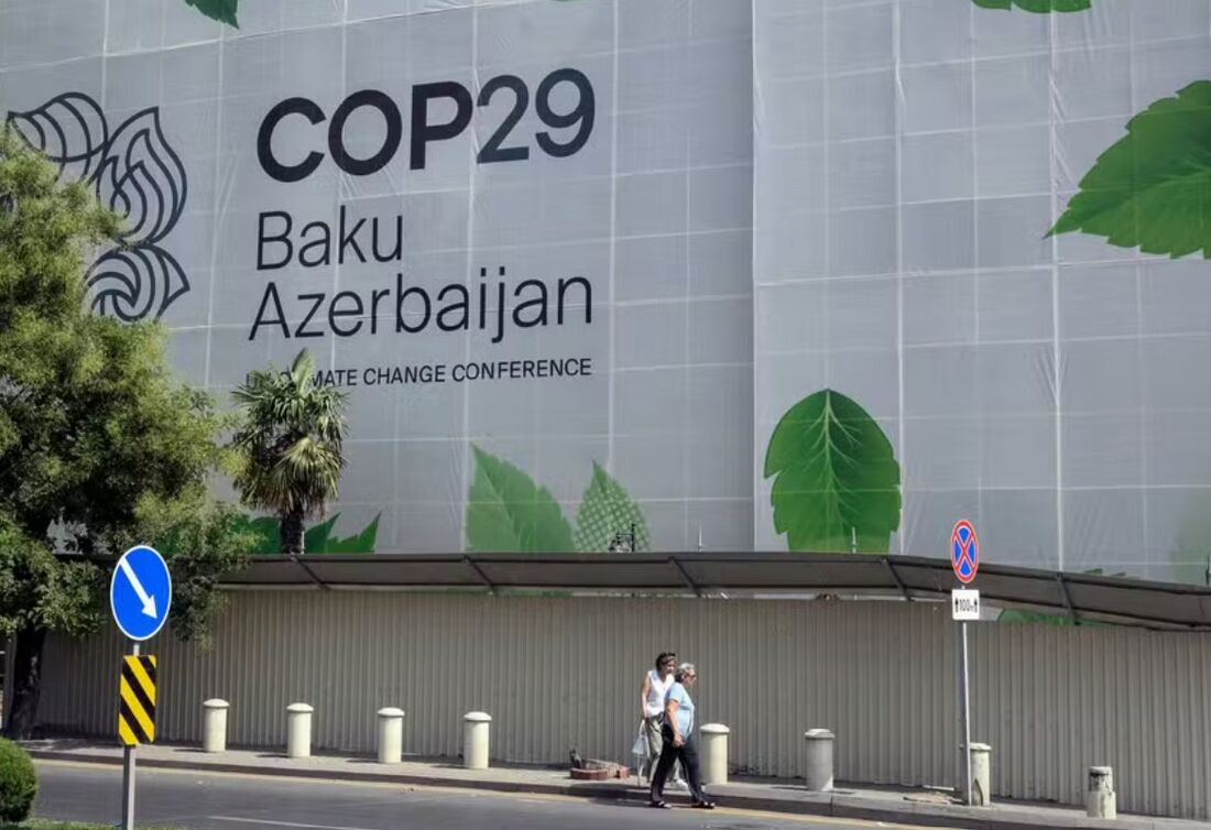 Fachada de edifício em na capital do Azerbaijão, Baku, que sediará a próxima COP. 