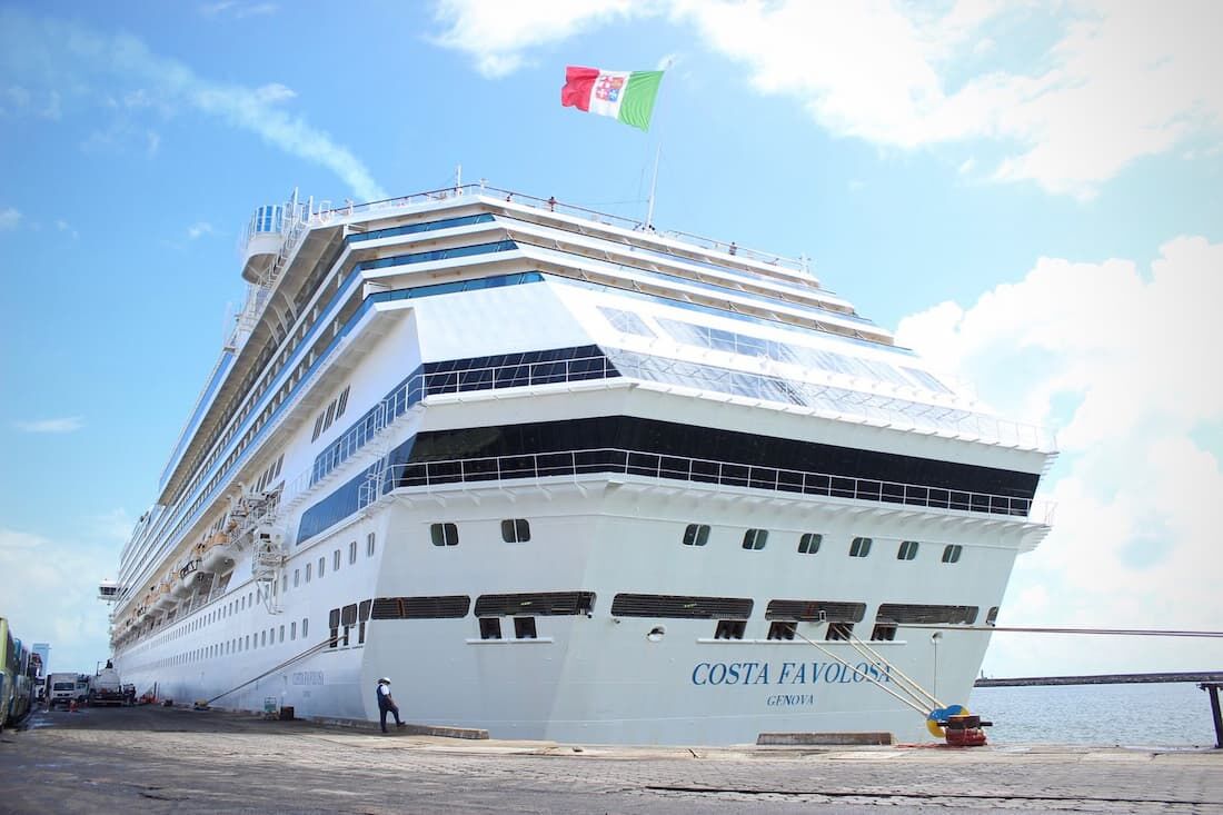 Cruzeiro Costa Favolosa no Porto do Recife