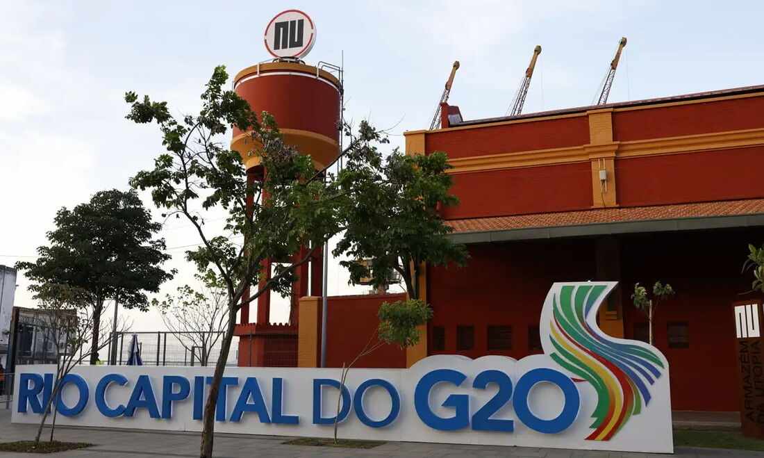 Preparativos para os encontros do G20 Social e o Festival Aliança Global Contra a Fome e a Pobreza, na Praça Mauá e armazéns do Boulevard Olímpico, na Zona Portuária.