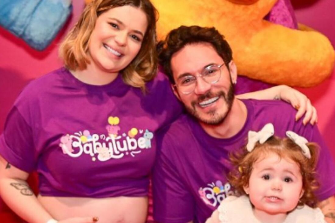 Viih Tube e Eliezer com Lua, a primeira filha do casal  