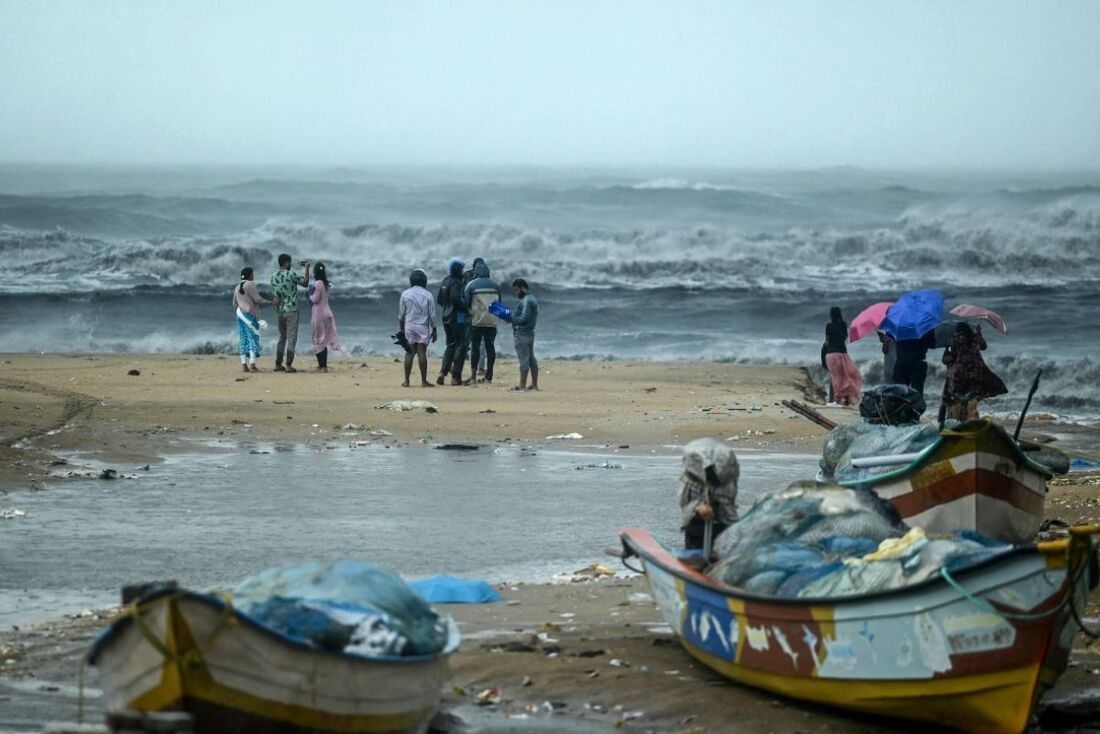 O ciclone Fengal atingirá o estado de Tamil Nadu (sul) durante a tarde