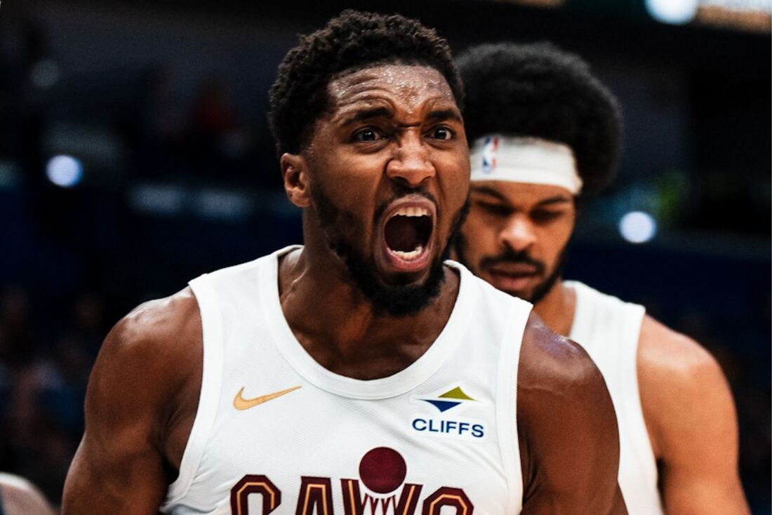 Donavan Mithcel comanda mais uma vitória do Cavaliers na temporada regular (9-0)