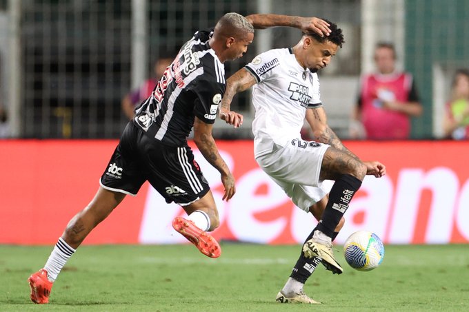 Deyverson na partida contra o Botafogo