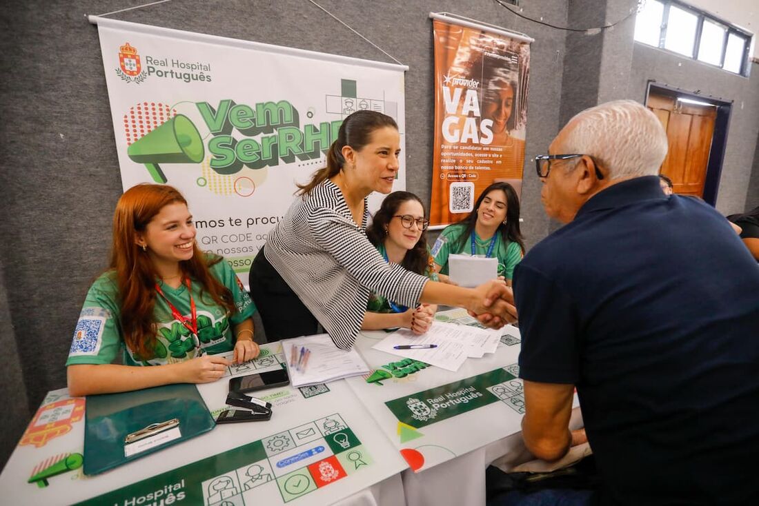 Durante o evento, a população contou com acolhimento e direcionamento de candidatos para as entrevistas