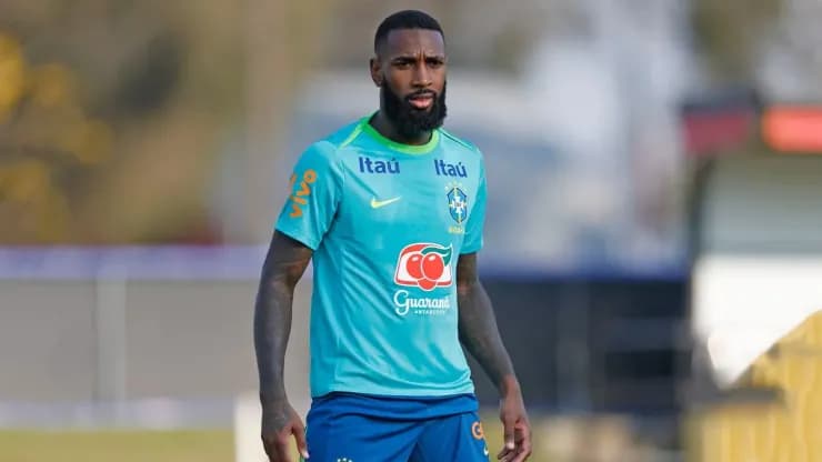 Gerson passa mal e desfalca seleção no 1&ordm; treino em preparação para jogo contra Uruguai