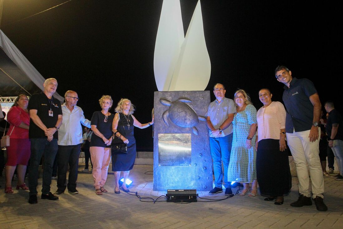 Monumento inaugurado em homenagem ao engenheiro e professor Fábio Hazin