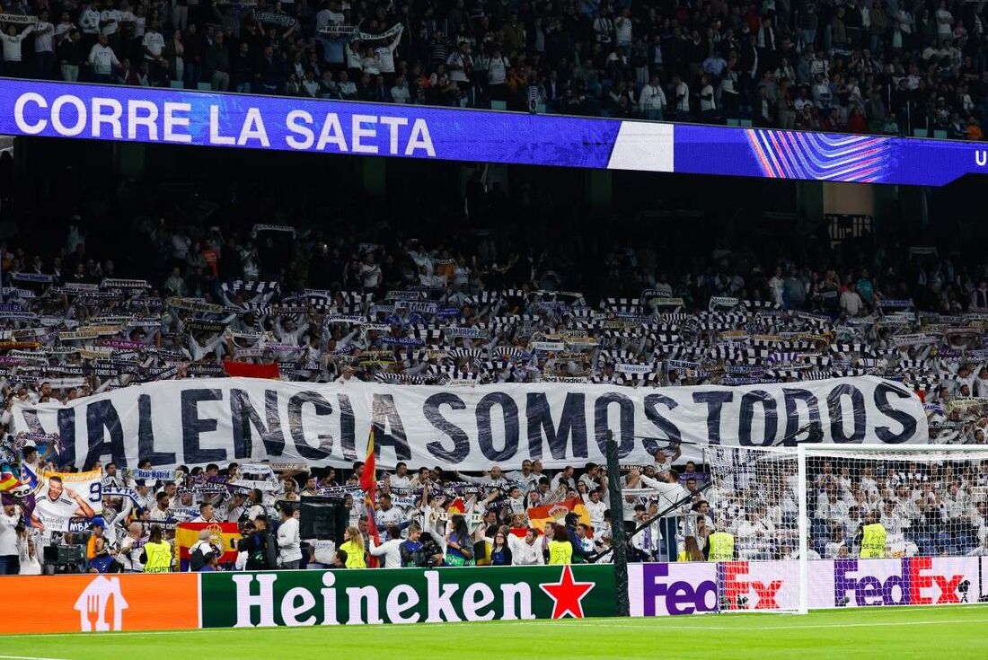 Torcida do Real Madrid demonstrou apoio às vítimas de Valência em jogo da Champions