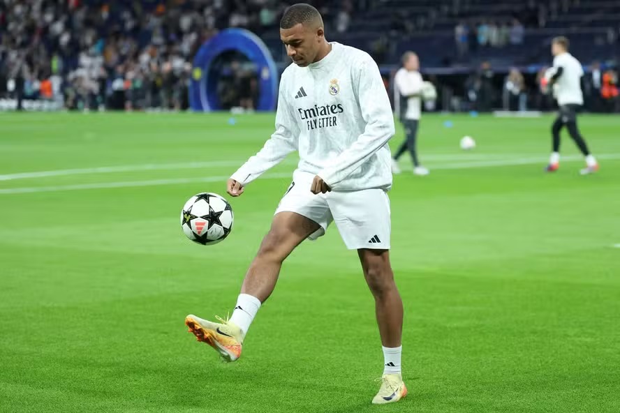 Mbappé cobra R$ 330 milhões em salários e bônus não pagos do PSG