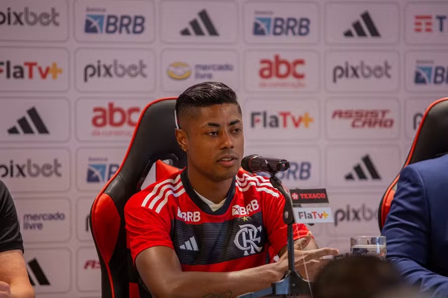 Bruno Henrique em coletiva após renovar contrato com o Flamengo