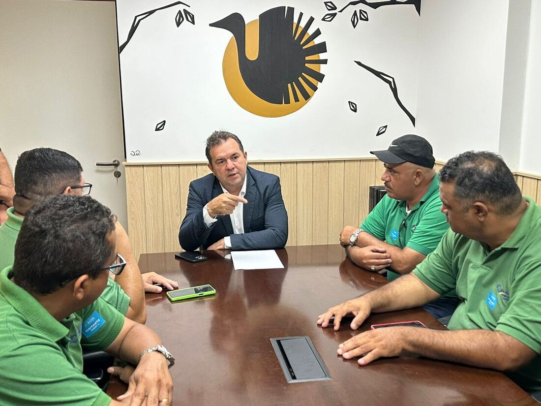 Junior Matuto em reunião com membros da Abirpe