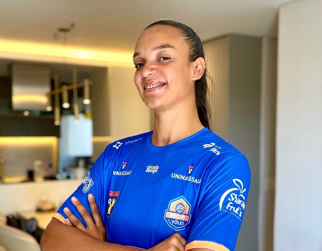 Recife Vôlei anuncia oposta Izabela Balinhas