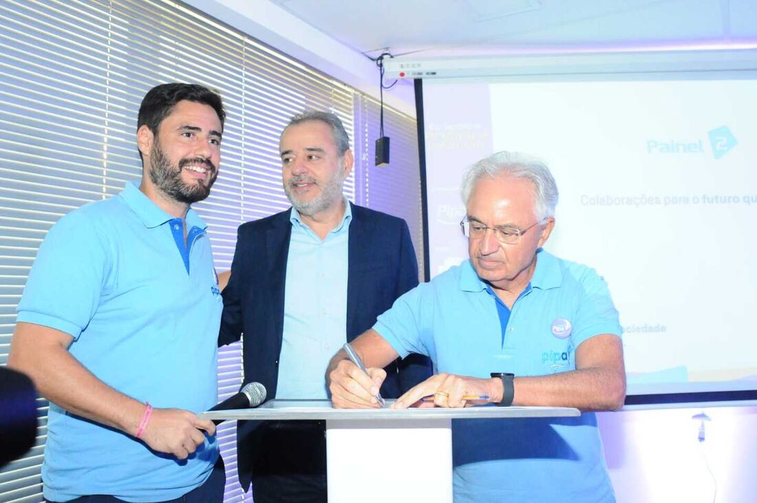 Rogério Morais, Danilo Cabral e Pedro Moura durante assinatura da carta de intenção entre Instituto Pipa e Sudene