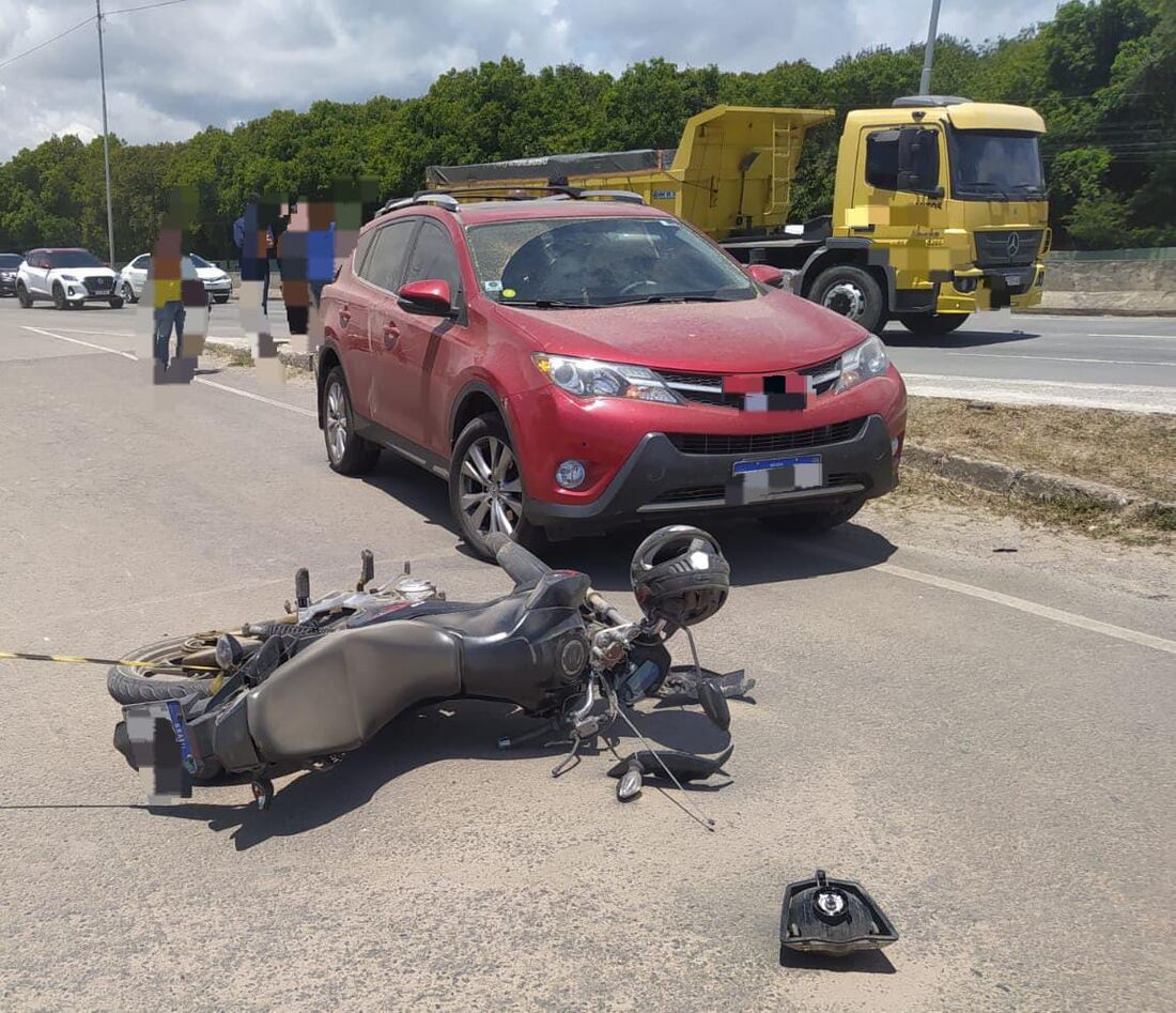 Acidente aconteceu na BR-232, no Recife