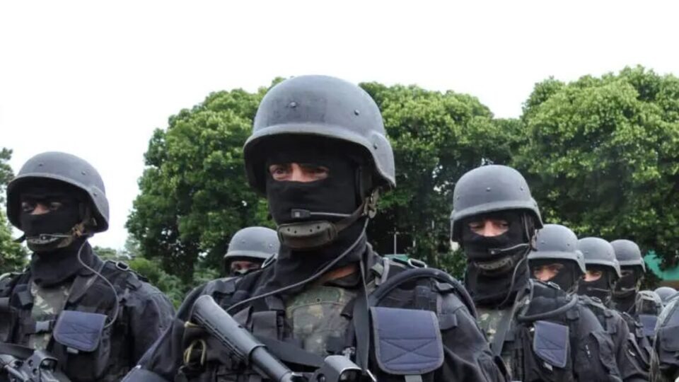 Os investigadores reuniram um amplo arsenal de mensagens trocadas entre os militares envolvidos na elaboração do suposto plano