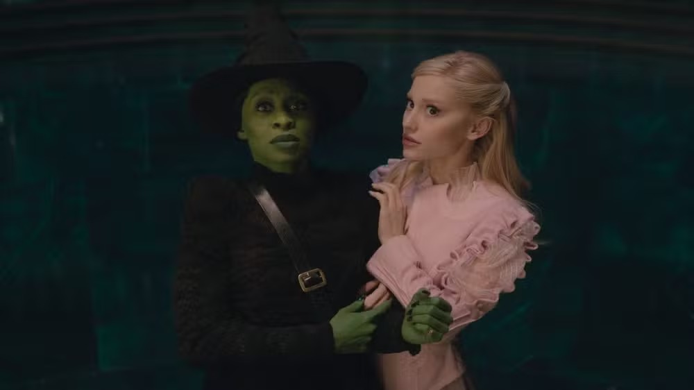 Cynthia Erivo e Ariana Grande são as bruxas Elphaba e Glinda em "Wicked"