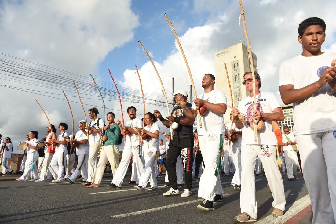 Marcha da capoeira contra o racismo e em defesa da cultura negra acontece no Dia da Consciência Negra