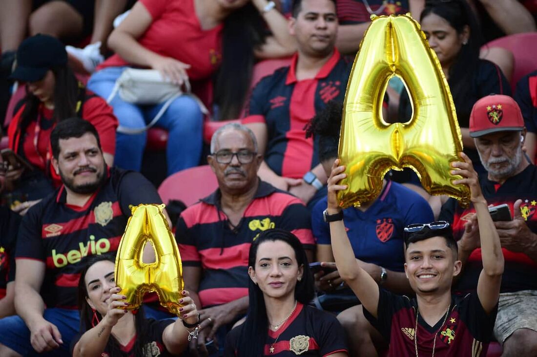 Torcedores celebram o acesso à Série A 