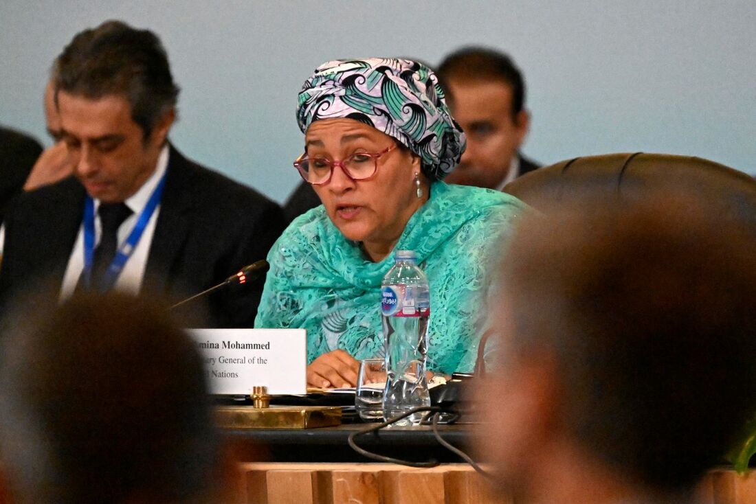 A vice-secretária-geral da ONU, Amina Mohammed, duarante conferência humanitária