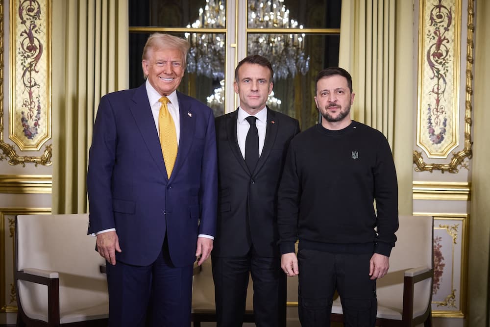 Encontro em Paris reuniu, sob o comando do presidente Macron, Donald Trump e Volodimir Zelensky