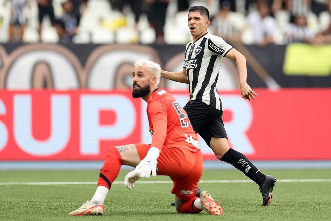 Savarino fez o primeiro gol do Botafogo no jogo do título