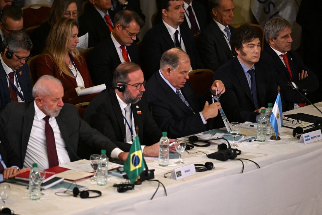 O presidente do Brasil, Luiz Inácio Lula da Silva e o ministro de Minas e Energia do Brasil, Alexandre Silveira