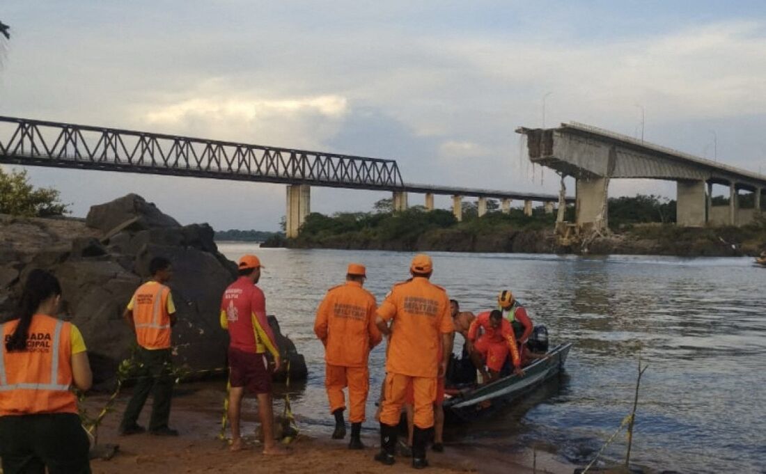 Ponte desaba em Tocantins