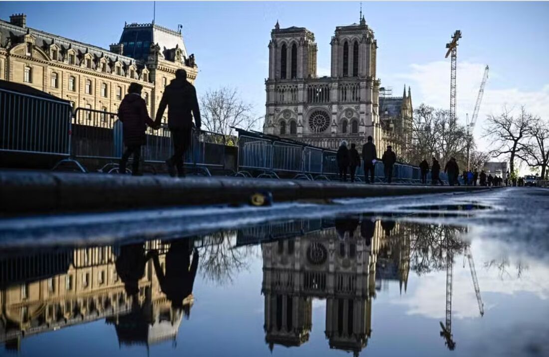 Notre Dame reabre cinco anos após incêndio, em Paris 