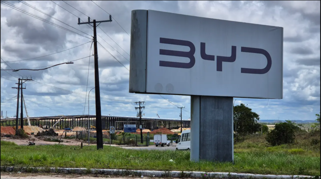 BYD apresenta meta de 50% de nacionalização de peças e busca fortalecer a indústria local
