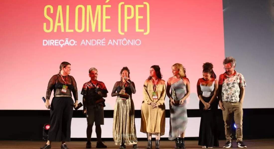 Equipe de "Salomé" recebe prêmio no Festival de Brasília