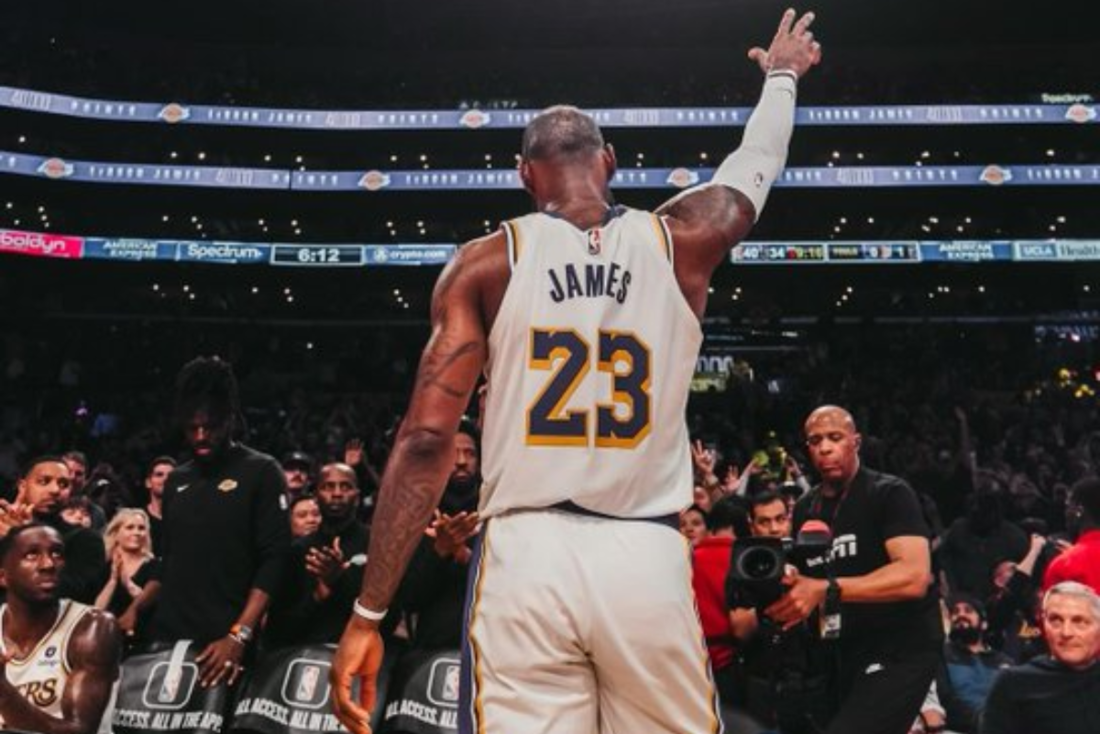 LeBron James pelo Lakers