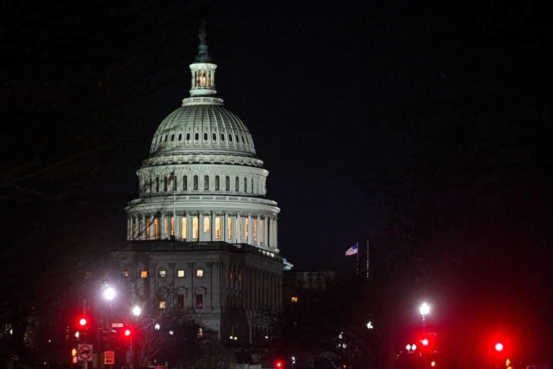 O Congresso dos Estados Unidos aprovou uma lei que assegura o financiamento do governo federal até meados de março