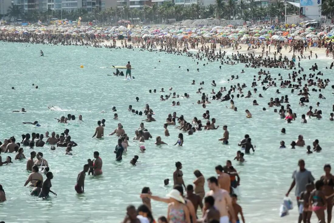 O verão começou neste sábado e deve trazer temperaturas mais elevadas em todo o País