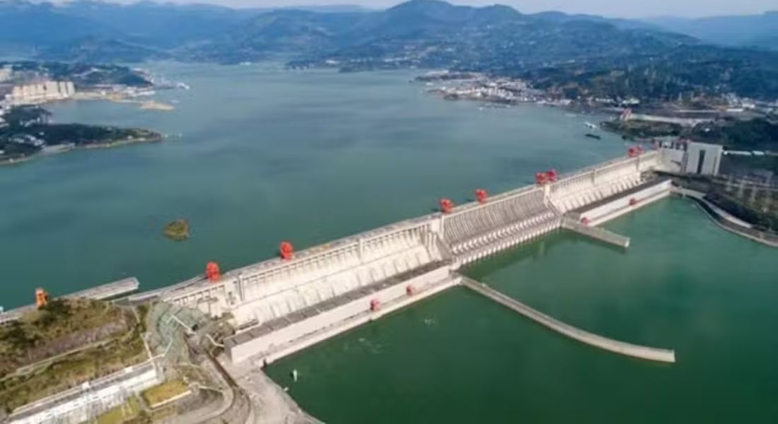 Barragem das Três Gargantas, atualmente a maior do mundo, na China central