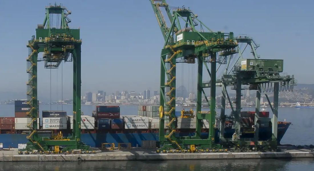 Brasil registra déficit de US$ 4,9 bi nas contas externas de novembro após aumento de importações