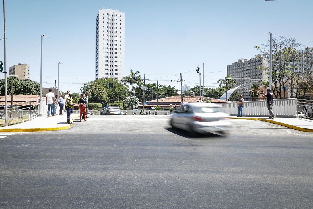 Prefeitura do Recife inaugura novo pontilhão próximo ao Shopping Tacaruna