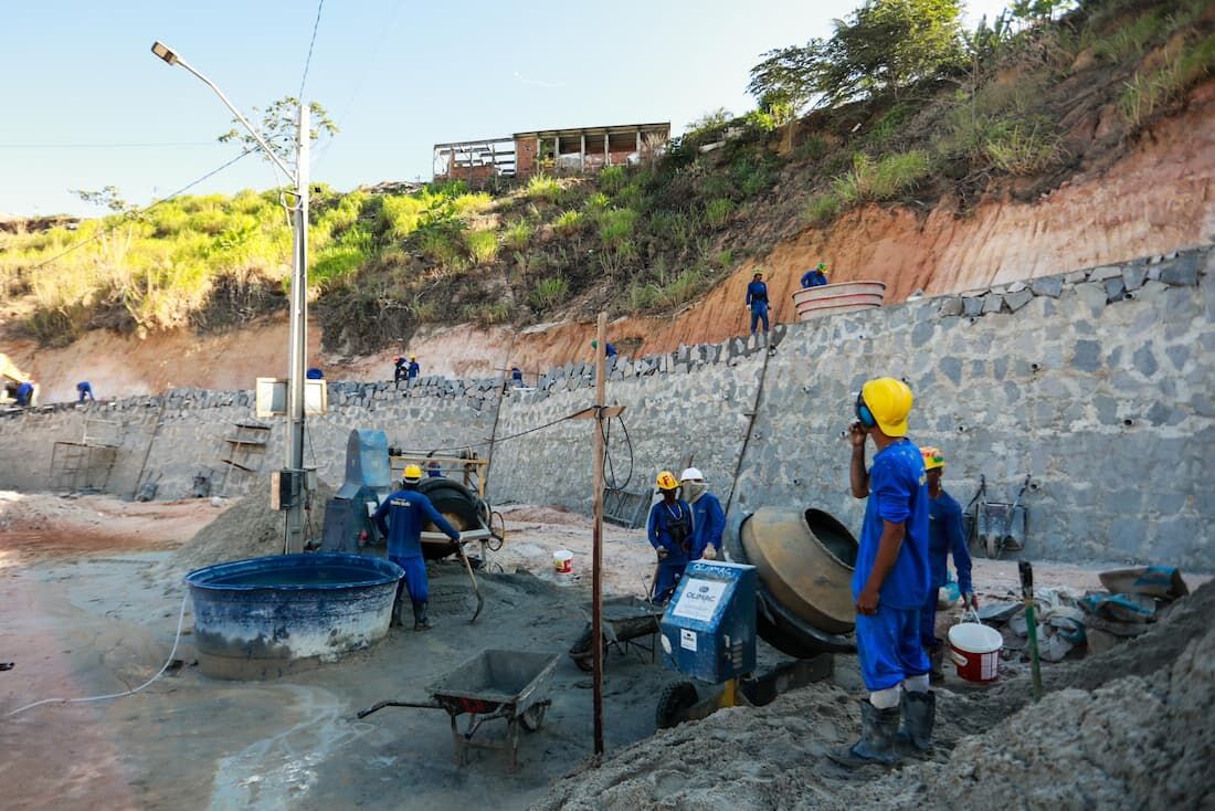 Obras de encostas receberam um investimento de R$ 53 milhões e já atingiram 32% de execução. 