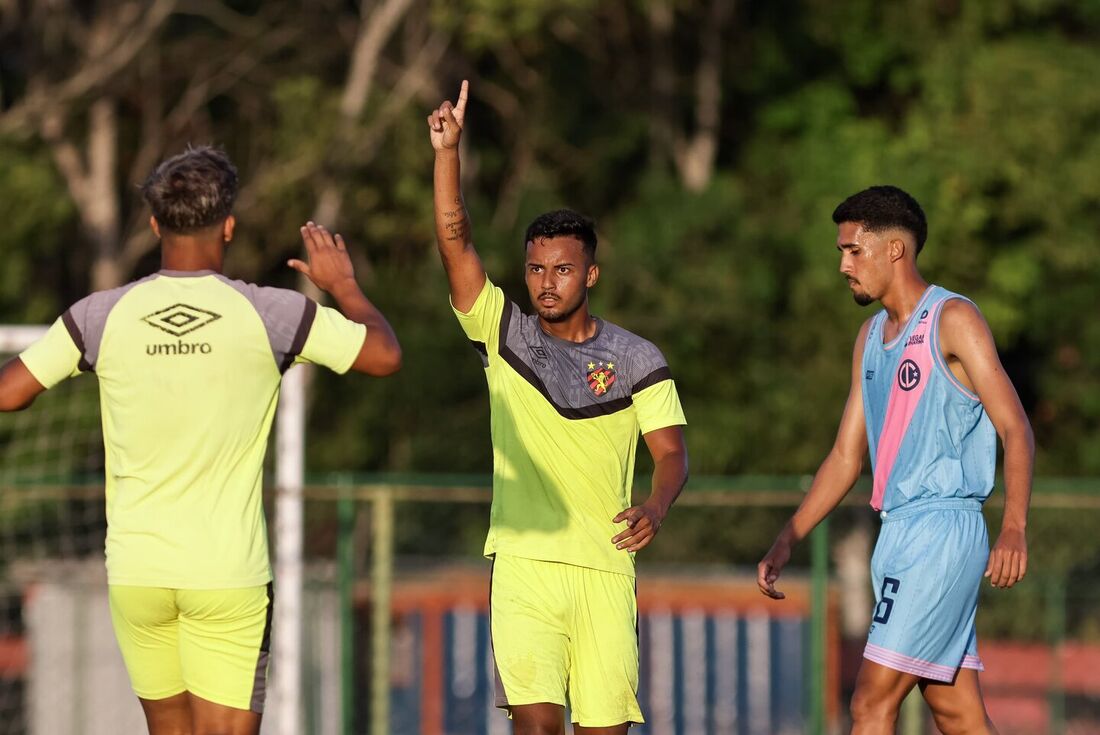 Sport venceu o Laguna em amistoso nesta segunda-feira (30)