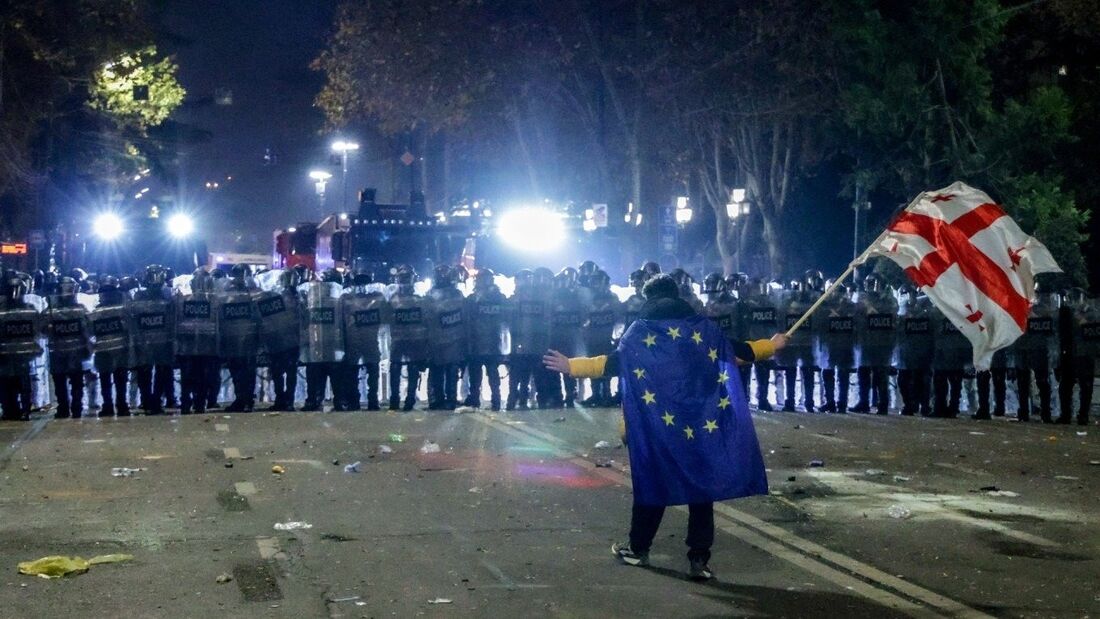 A adesão ao bloco europeu está na Constituição do país de 11 milhões de habitantes