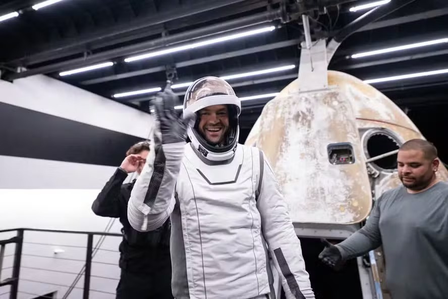 Jared Isaacman viajou para a órbita em setembro pela segunda vez em uma cápsula SpaceX Crew Dragon 