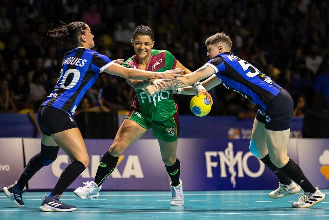 Português ficou no quase diante do Pinheiros e terminou com o 2&ordm; lugar na Liga Nacional de Handebol 