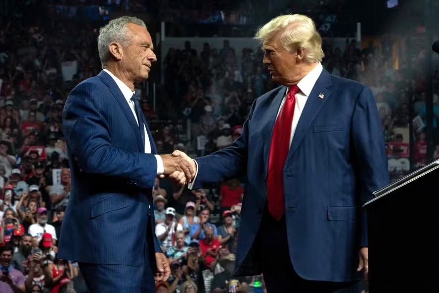 Robert Kennedy Jr. e o presidente eleito dos EUA, Donald Trump 