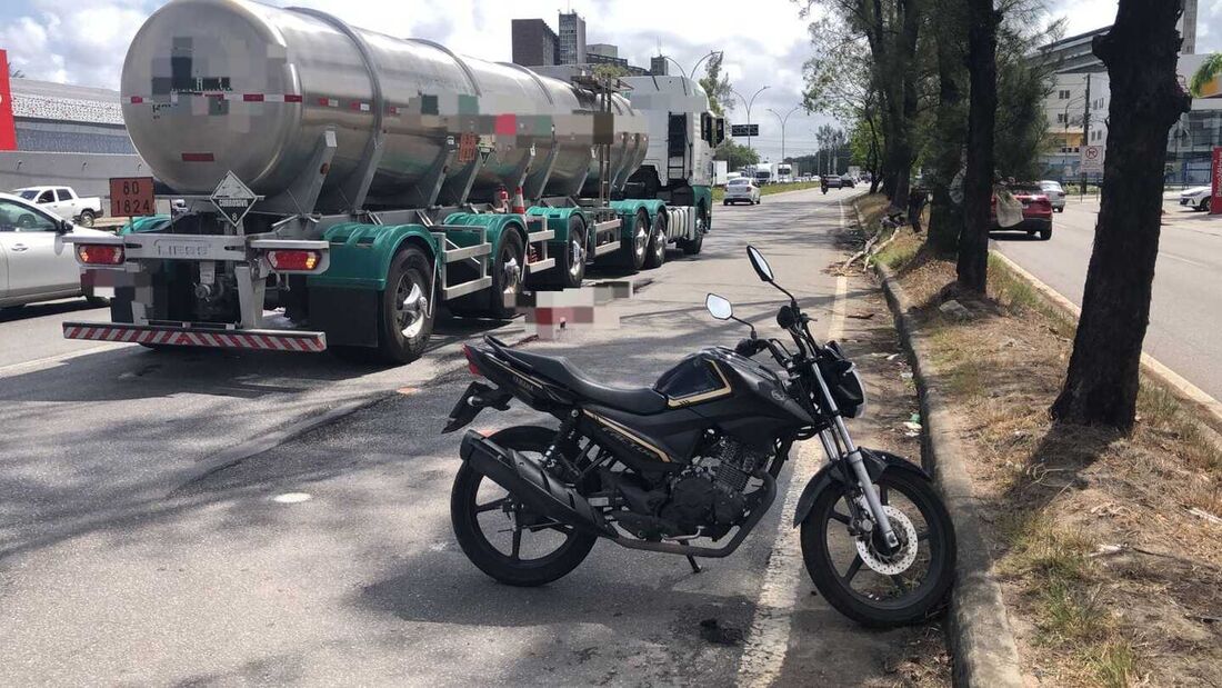 Passageira da moto morreu ainda no local