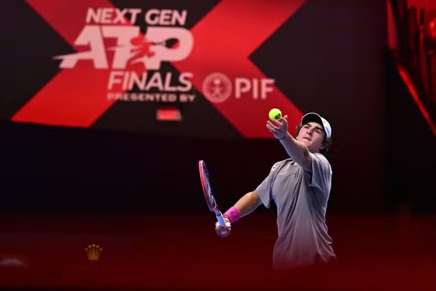 Em seu primeiro ano como profissional, João Fonseca, 18, ficou entre os oito melhores tenistas de até 20 anos na temporada que disputarão o Next Gen Finals 