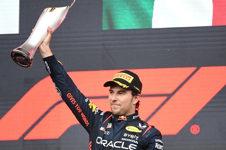 Sergio Pérez supera Verstappen e conquista o GP do Azerbaijão 