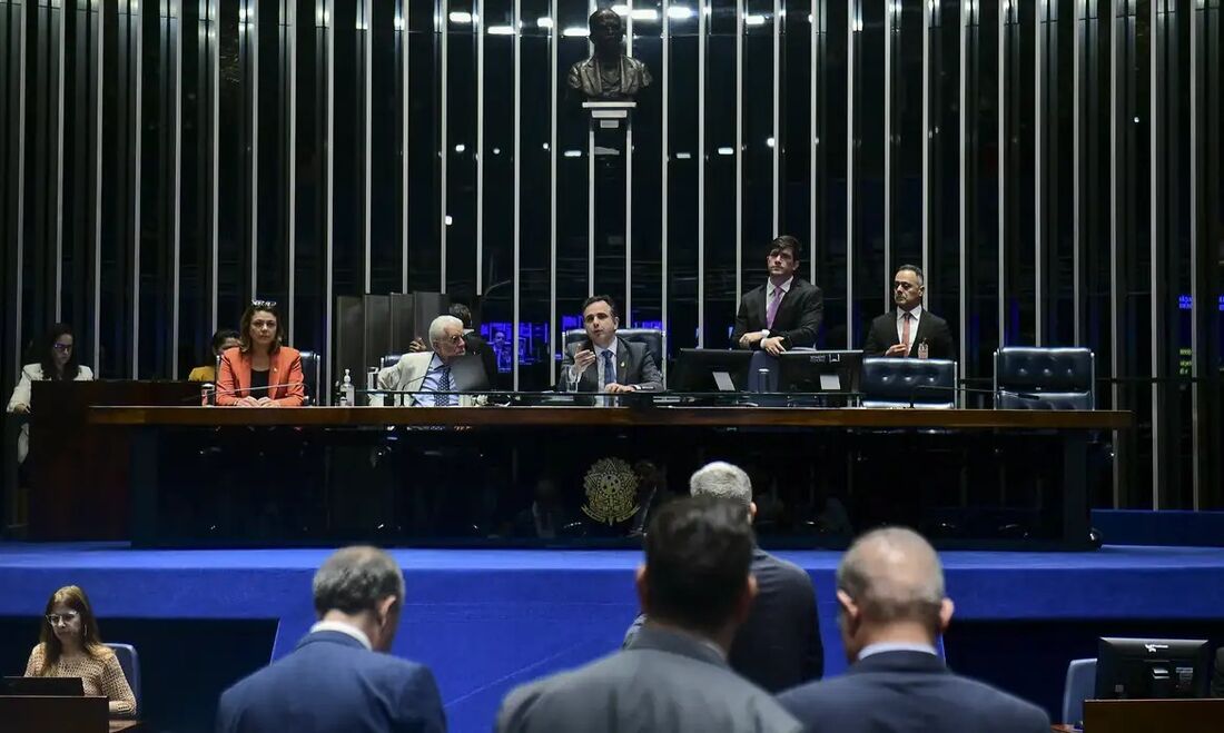 Senado aprova PEC do corte de gastos e restrição do PIS/Pasep