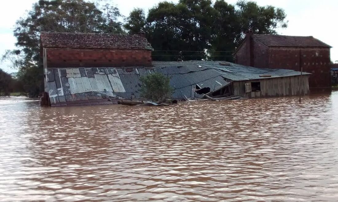 De acordo com o Ministério do Desenvolvimento Agrário (MDA), foram disponibilizados mais de R$ 2,5 bilhões para a recuperação da agricultura familiar no estado.