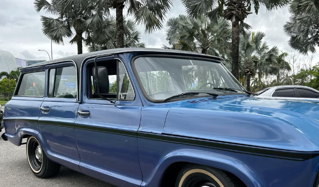 Carro que leva os participantes até a casa do BBB 25