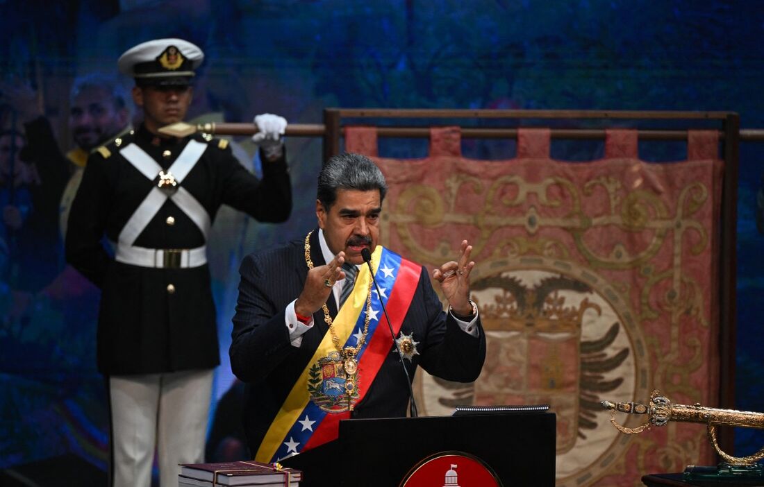 O presidente da Venezuela, Nicolás Maduro, faz seu discurso anual ao parlamento em Caracas, em 15 de janeiro de 2025