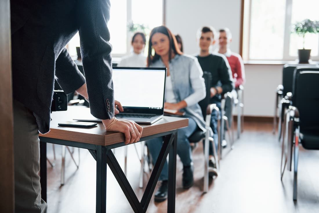 Faculdade do Recife oferece cursos gratuitos nas áreas de tecnologia, saúde e negócios