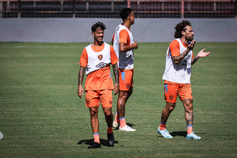 Fabricio Domínguez e Lucas Lima durante treino do Sport 